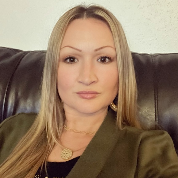 Meet your Posher, Sara - Picture 1 of 1